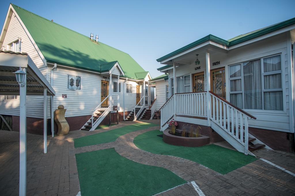 Knock Out View Clarens Hotell Exteriör bild