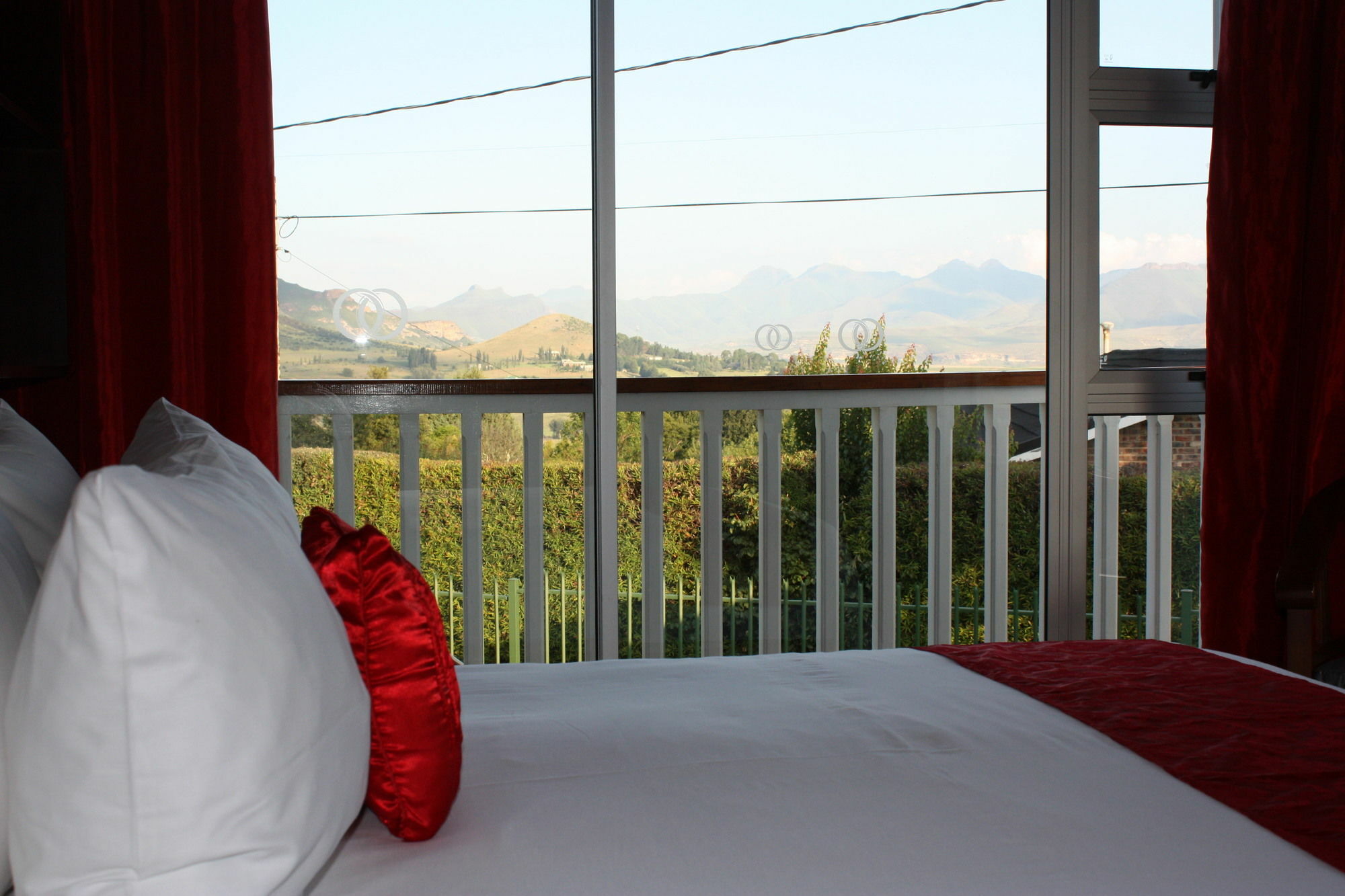 Knock Out View Clarens Hotell Exteriör bild